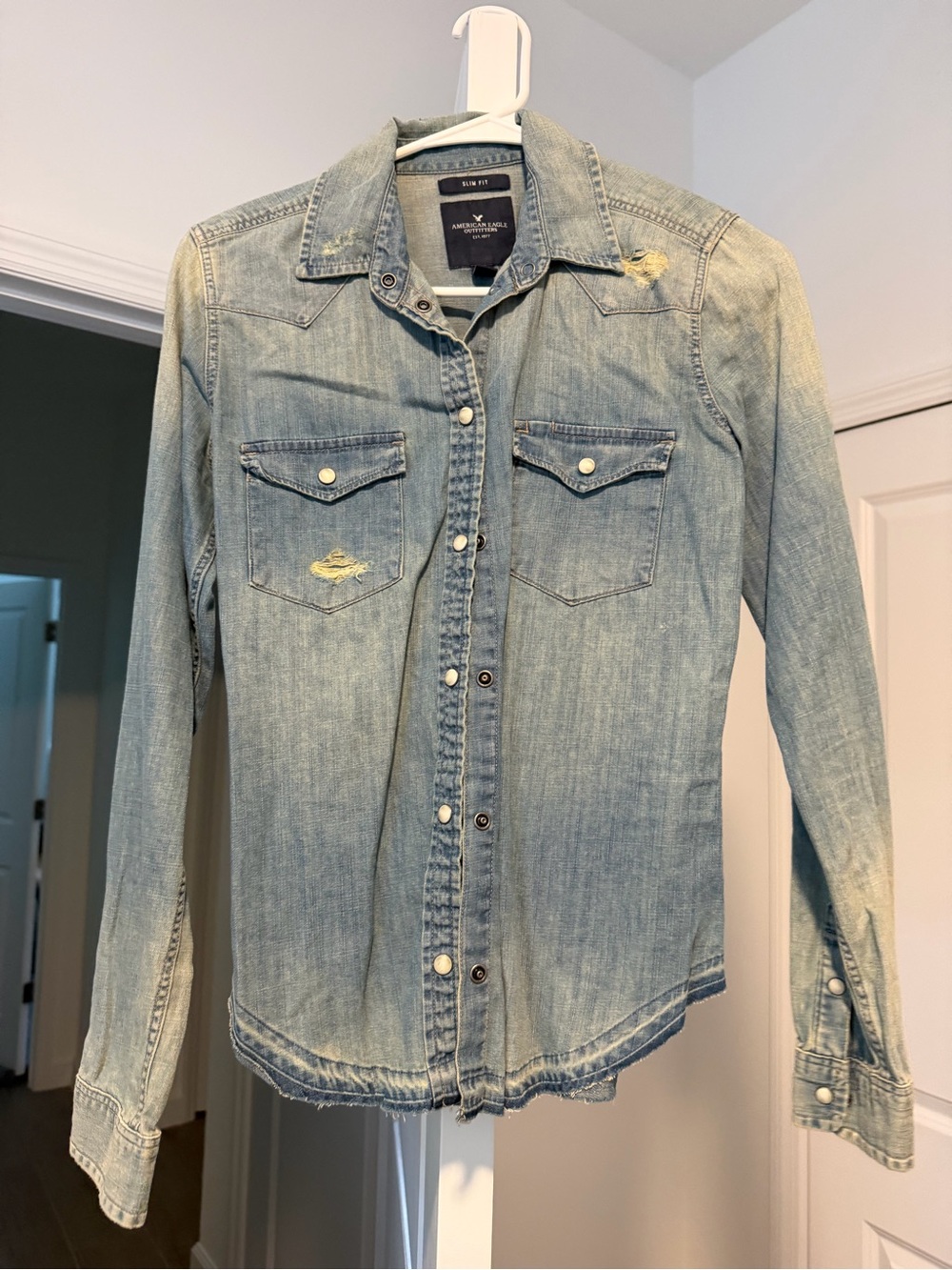 American Eagle Outfitters Light Blue Denim Shirt Jacket
